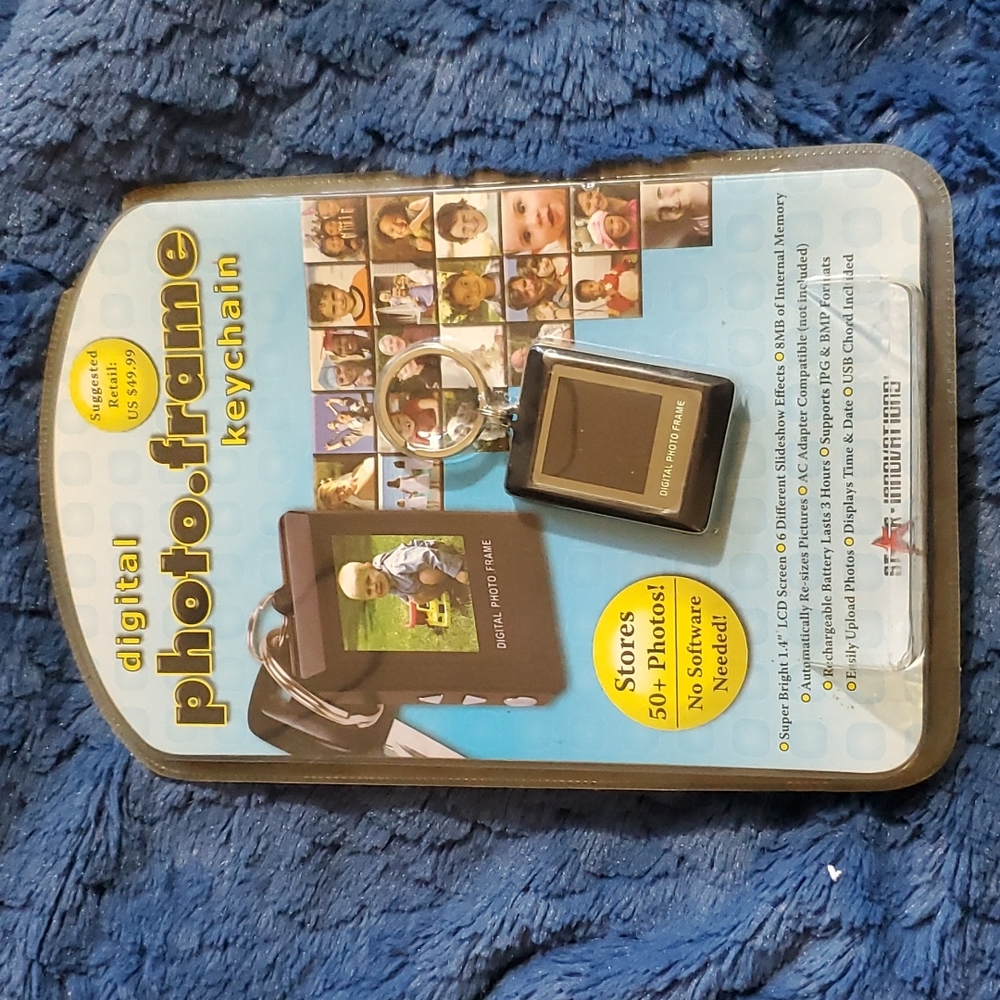 Digital Photo Frame Keychain